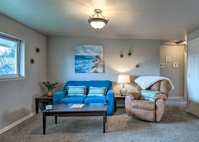 Apartment W/ Gas Fireplace ~ 1/2 Mi To Beach!