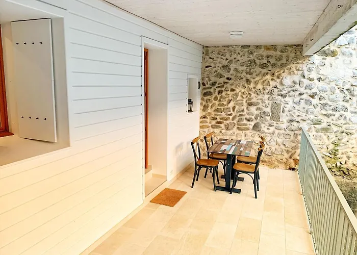 Élégant appartement restauré dans bâtisse historique Centre&Château pour 4 personnes