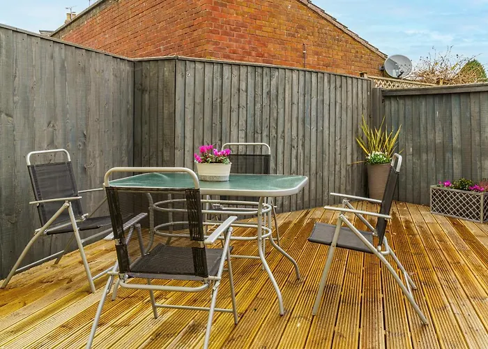 Private Deck With Newly Refurbished Flat Attached!