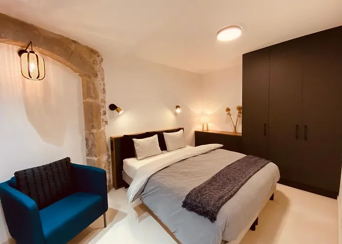 Élégant appartement restauré dans bâtisse historique Centre&Château pour 4 personnes