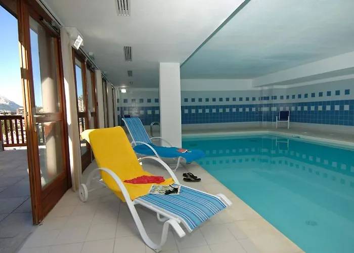 Orcières Appartement au pied des pistes avec piscine