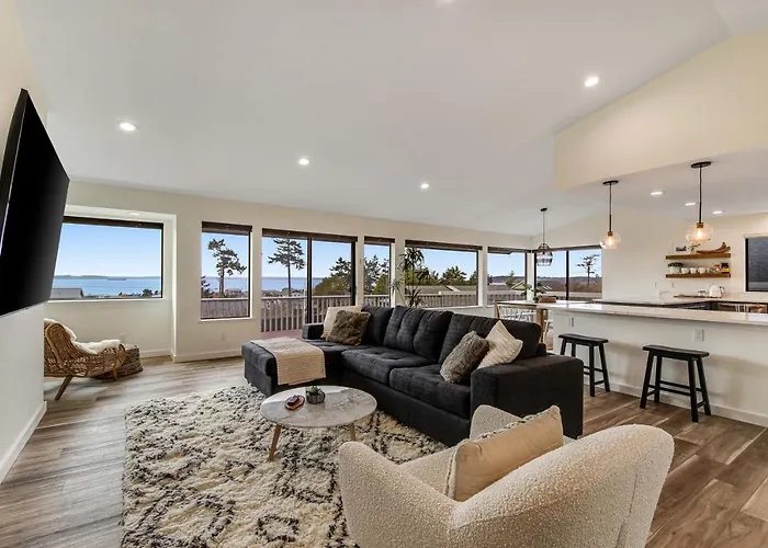 Admirals Cove