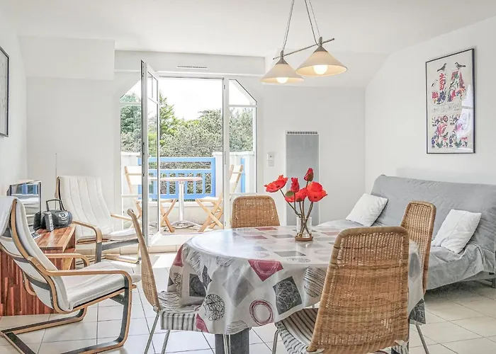 Amazing Apartment In Hauteville-Sur-Mer