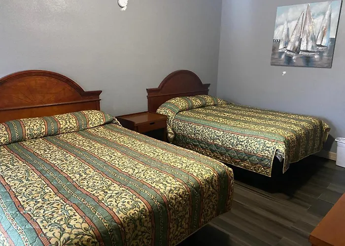 Motel: Surf Motel And Apartments