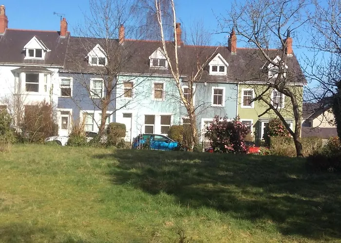 Lovely Victorian Town House Close To The Sea.