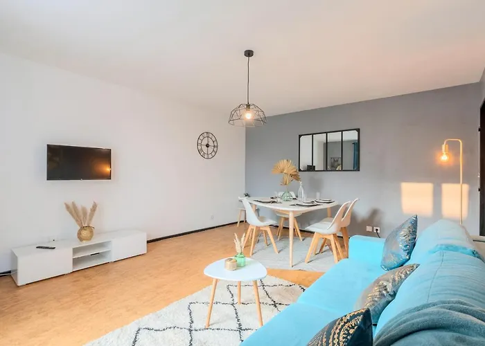 Grand T2 à 8mn de Lille et Stadium Terrasse et parking privé