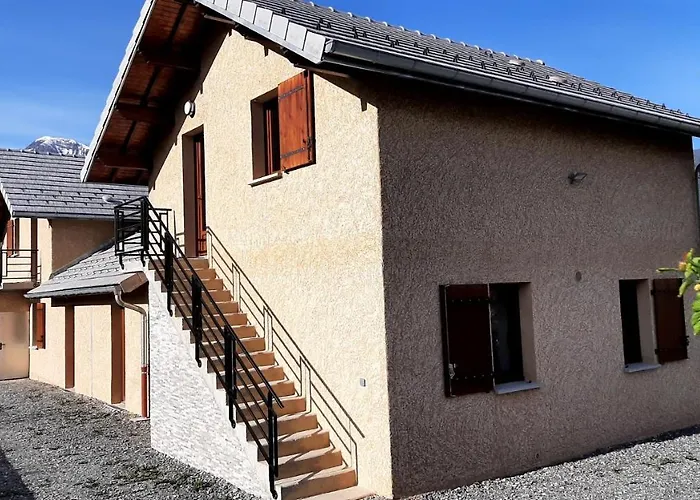 Le Pré Fleuri à Guillestre - Appartements neufs classés Meublés de Tourisme 3 étoiles - Parking privatif