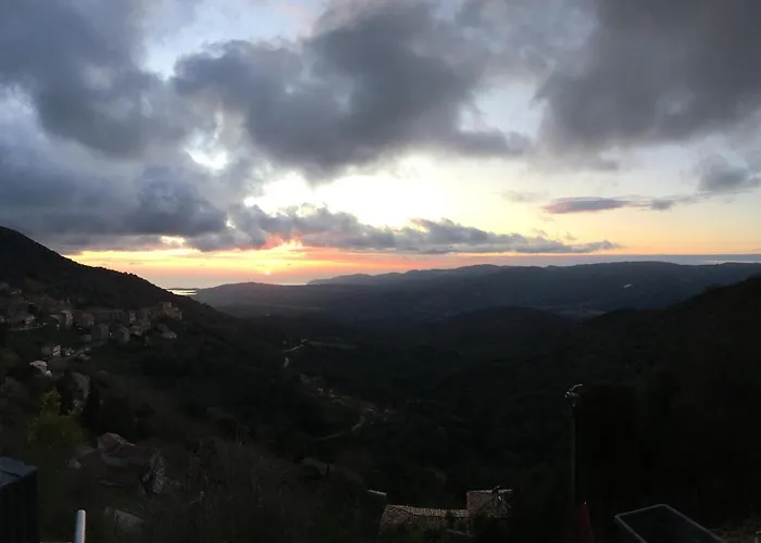 VillaRadriimas 2 ha de confort et de tranquillité avec vue sur la mer