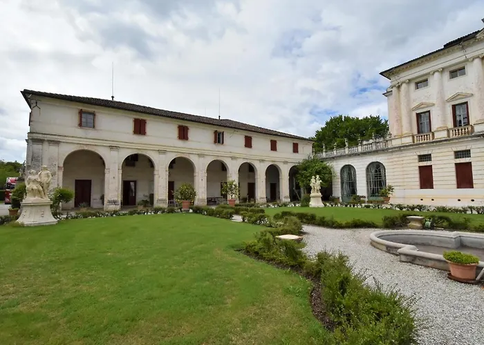 Villa Barchessa Palladio By Interhome