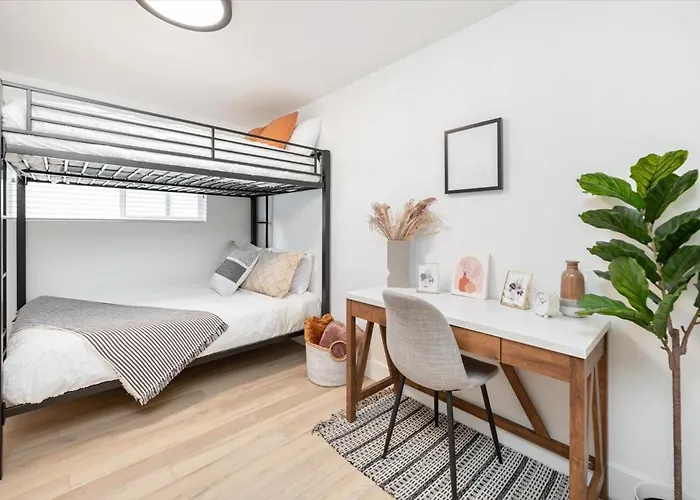 Mid Century Modern Boise-River Bungalow W/ Hot Tub