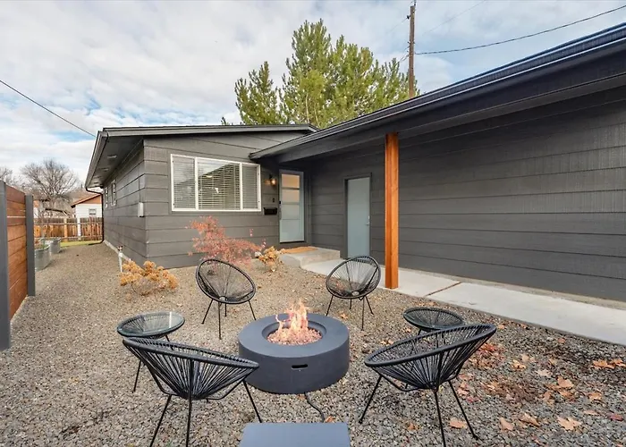 Mid Century Modern Boise-River Bungalow W/ Hot Tub