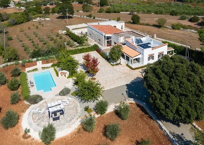 Villa Marangi con piscina by Wonderful Italy