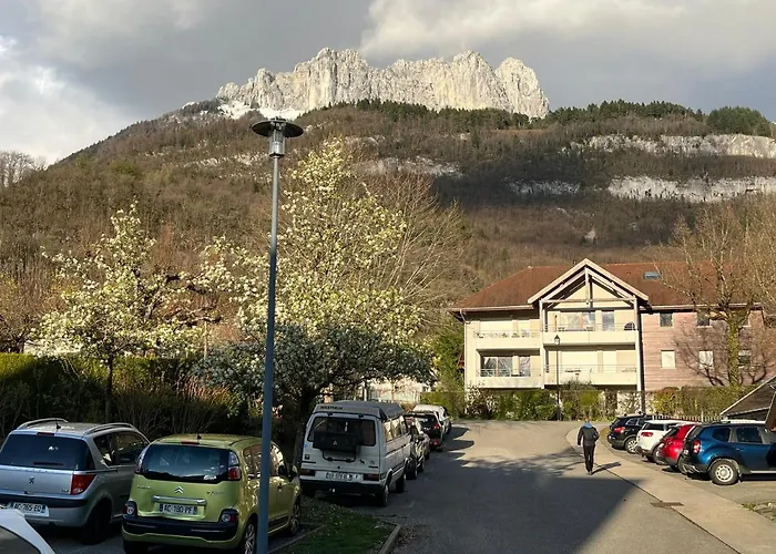 Entre Lac d'Annecy et montagnes, golf et parapente à pieds