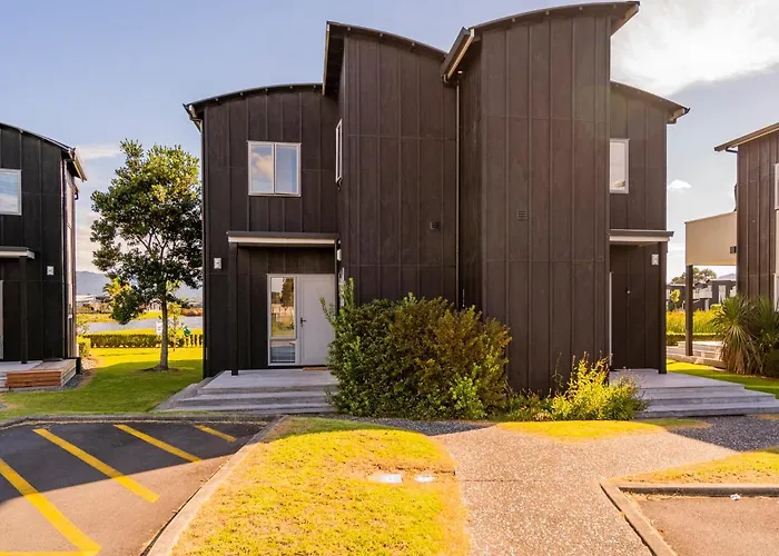 Sunset Retreat - Matarangi Holiday Home