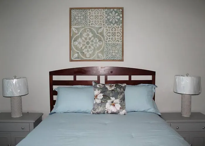 Cheerful 2-Bedroom, 2 Bath With Private Parking