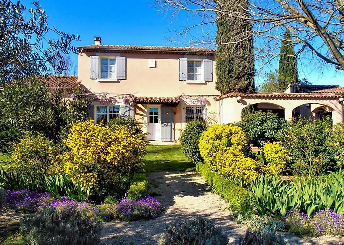 Cozy Home In Saint Quentin La Poter With Wifi