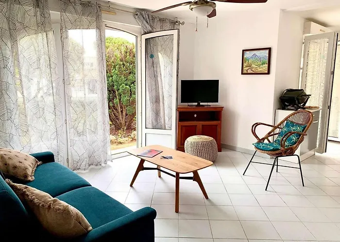 Appartement cosy à 50m de la plage avec parking privé - FR-1-604-13