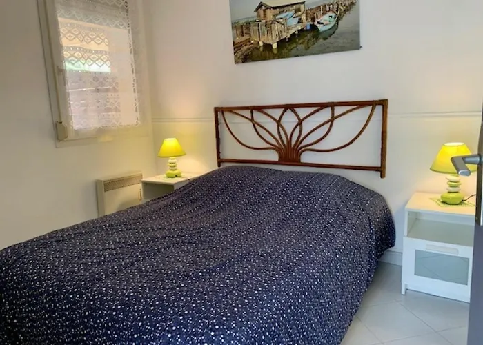 Appartement cosy à 50m de la plage avec parking privé - FR-1-604-13