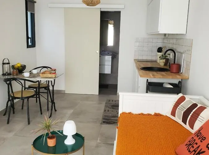 Charmant studio moderne avec extérieur Dormir en provence