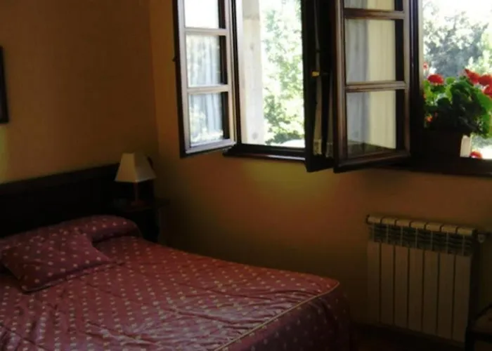Apartamentos La Montañesa