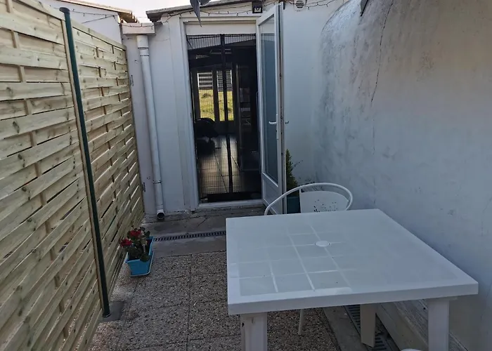 Studio indépendant à BOURGNEUF-EN-RETZ vue sur les Marais à 5 mn des plages