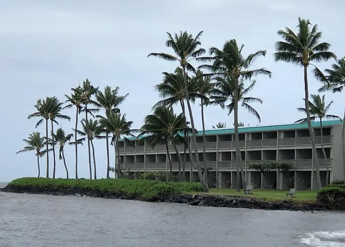 High-End Resort Condo Nestled On Molokai Shoreline