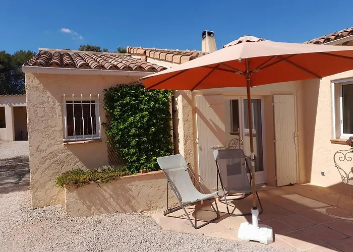 Gîte provençal indépendant avec piscine chauffée : LE SUY BIEN