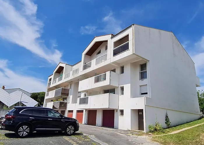 Appartement Ensoleillé avec Terrasse et Parking au Centre de Meschers, Proche Plages et Commerces - FR-1-550-38