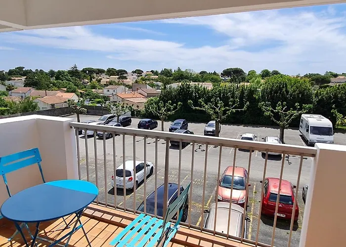 Appartement Ensoleillé avec Terrasse et Parking au Centre de Meschers, Proche Plages et Commerces - FR-1-550-38