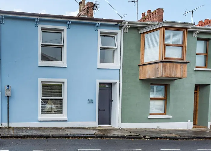 Central hotel: Barafundle House