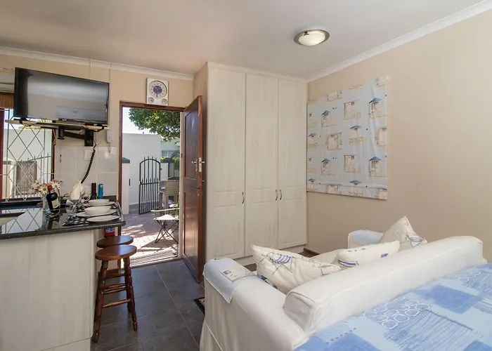 Dunwerkin Bachelor Flat