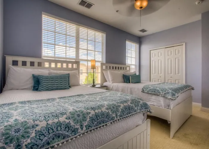 3-Story Townhome W Live-In Luxury At Vista Cay