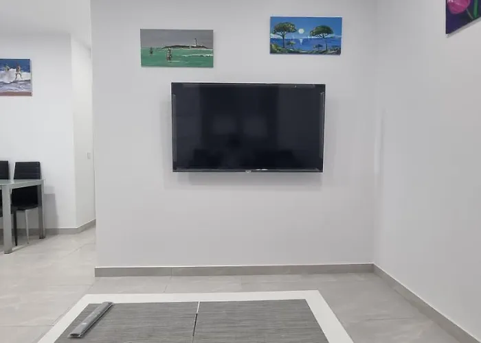 Hotel cerca del colegio: Apartamentos La Playa