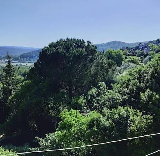 Appartement au cœur du village de CALLIAN