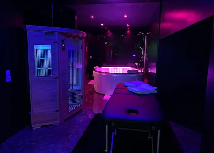 La Suite Marylin, Loft de 90m2 avec Sauna et Jacuzzi