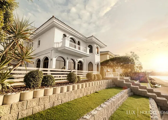 Lux The White Palm Villa
