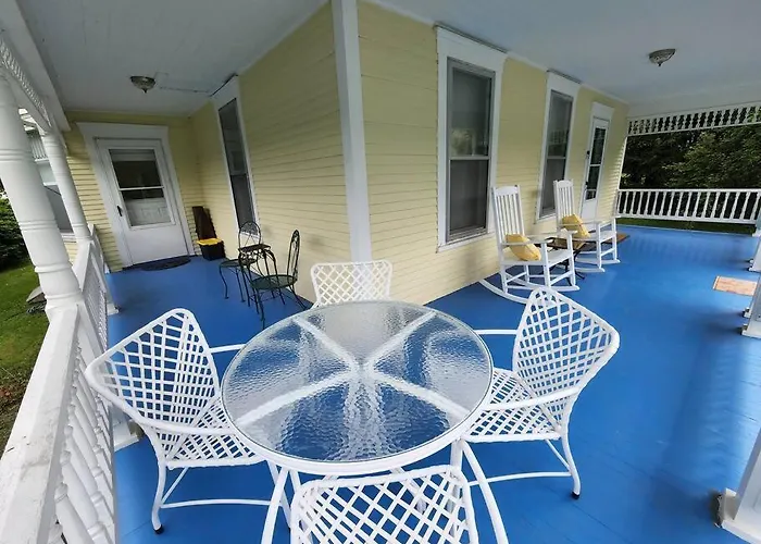 Basecampwv-Durbin. Spacious 4 Bedroom House W/Yard
