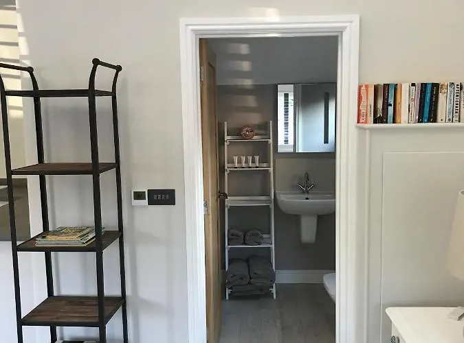 Cotswolds Cottage In Ewen Village With The Wild Duck Pub, Cirencester