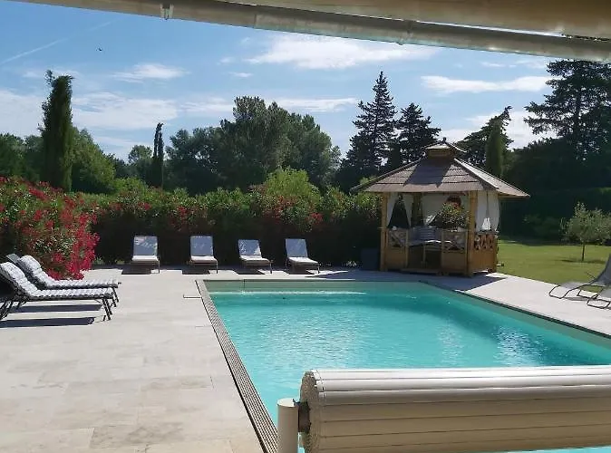 Studio au calme avec piscine et toutes les commodités nécessaires