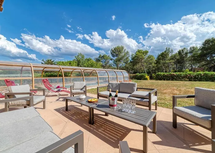 Villa Located Between Cannes And Sainttropez