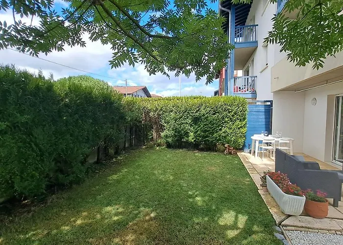 Appartement Lumineux T3 Avec Jardin Privatif A Hendaye - Parking Et Wif Gratuit