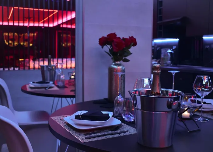 Les Secrets Rooms, Love Room De Luxe Avec Jacuzzi
