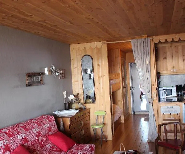 Praloup 1600 beau studio avec très belle vue