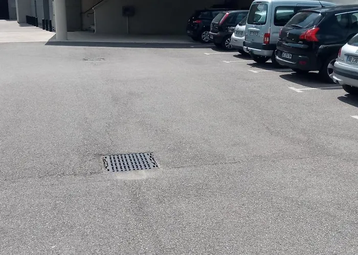 Charmante petite maison en pierre, avec accès autonome