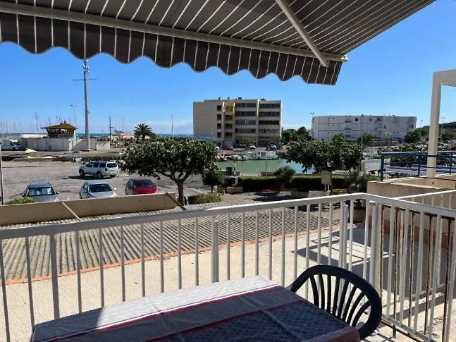 Superbe appartement avec vue sur le port et plage