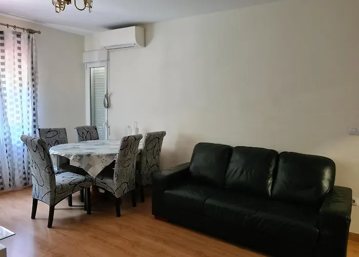 Habitación con baño privado- En casa familiar Beatriz