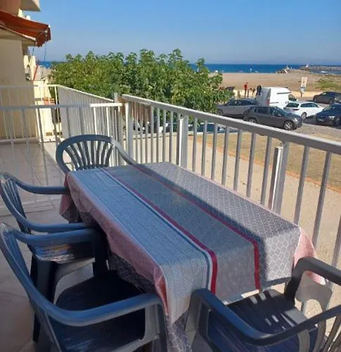 Superbe appartement avec vue sur le port et plage