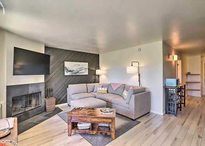 Resort Condo Retreat ~ 6 Mi To Downtown Bend!