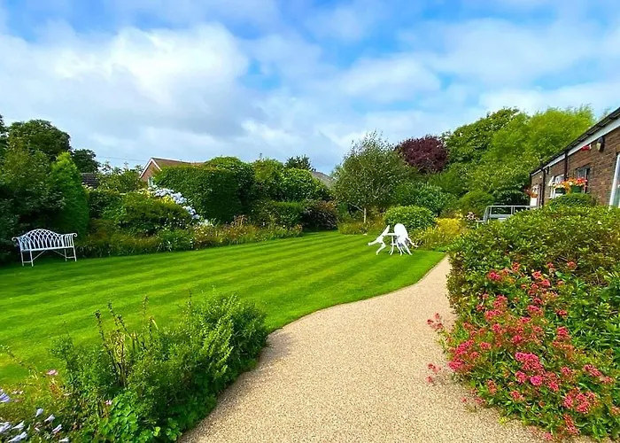 Hotel with view: The Coast Yard B & B And Garden Chalets