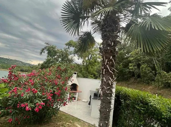 Villa Olga - Unique House With Private Beach